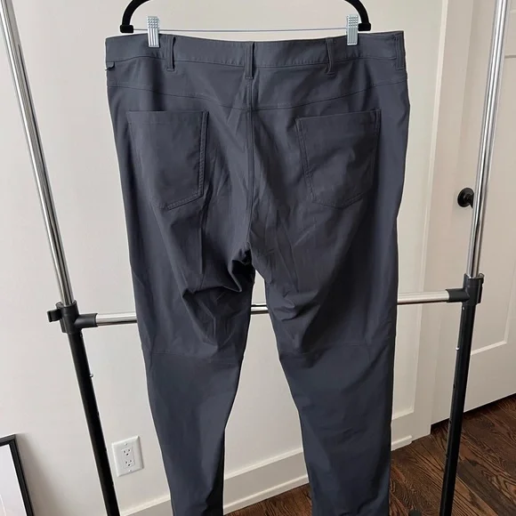 Lululemon Men’s ABC Pants - Picture 4 of 4